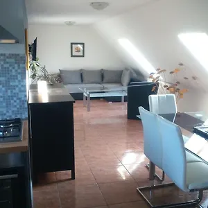 rezervați aici