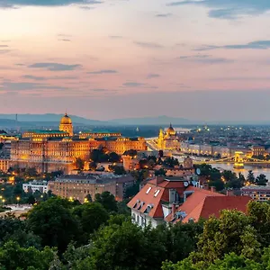 rezervați aici